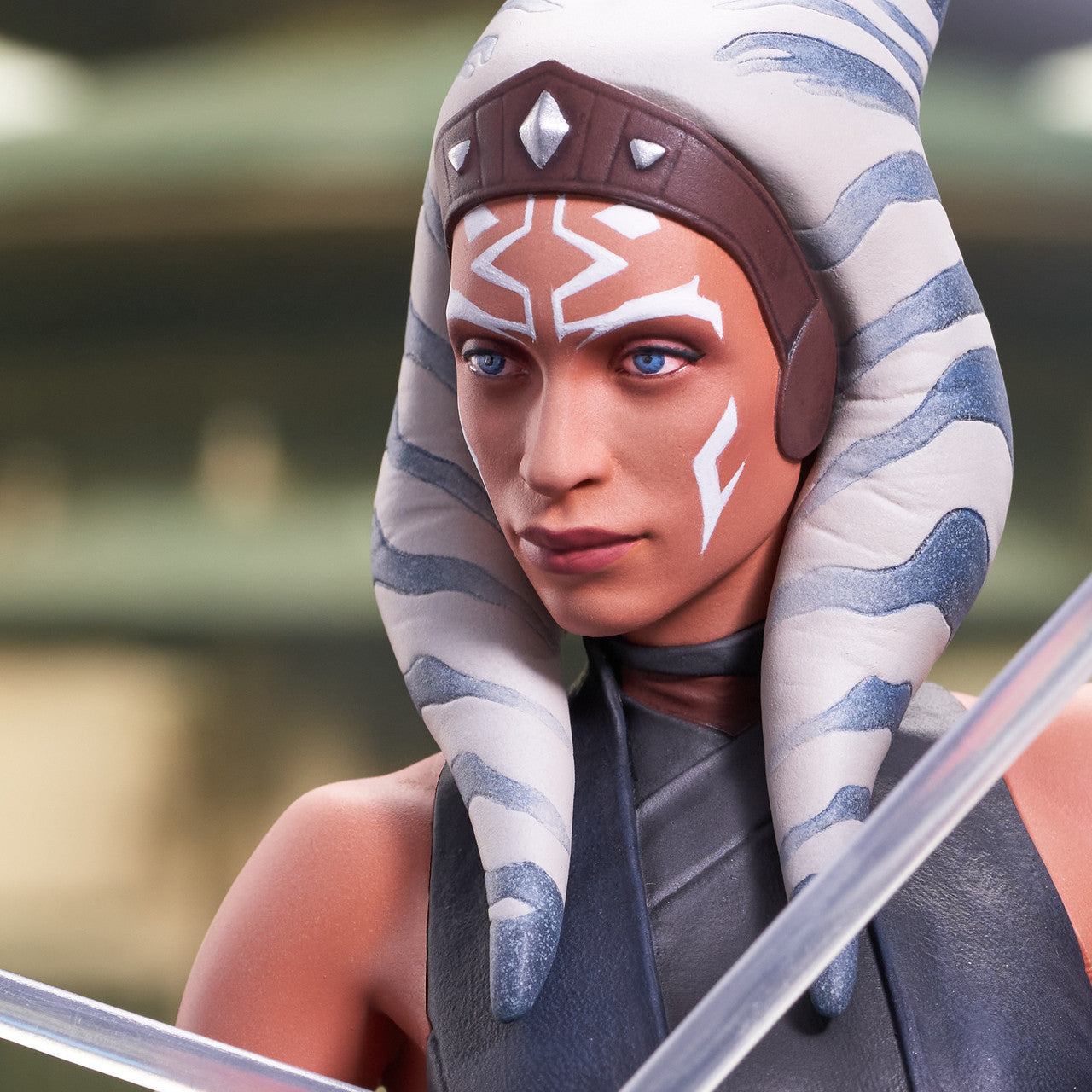 Star Wars: The Mandalorian™ - Ahsoka Tano™ Mini Bust